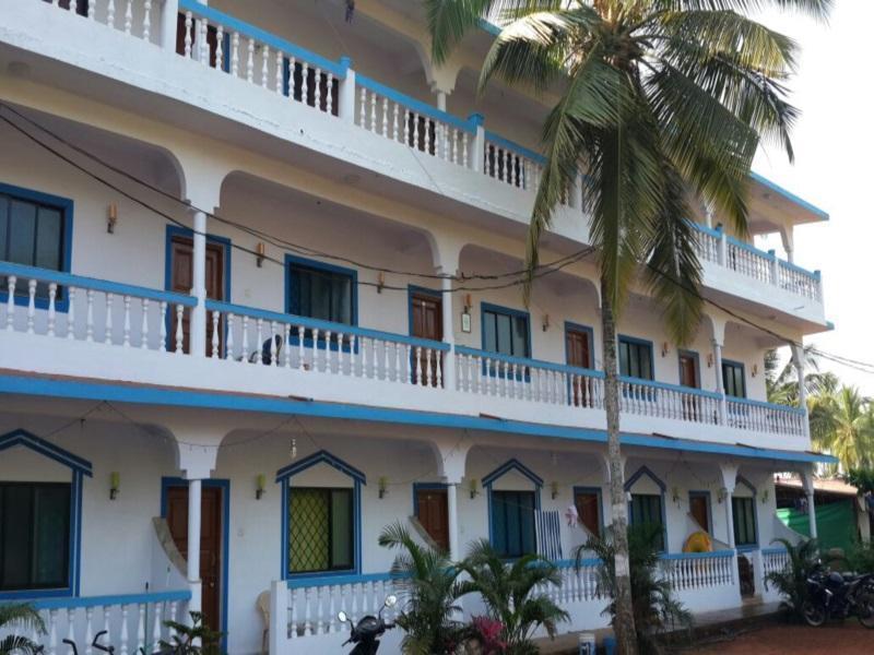 Spot On 61514 Laxmi Guest House Morjim Ngoại thất bức ảnh